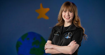 SpaceX назвала имя второго члена экипажа гражданского полета Crew Dragon.