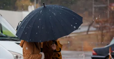 Ploi slabe și ceață în weekend: Cum va fi vremea în Moldova în următoarele trei zile