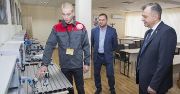 Премьер-министр Ион Кику посетил Страшенский инженерный колледж.