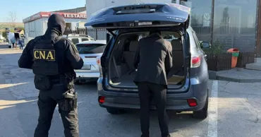 Dosarul numerelor neutre: Cei doi funcționari, plasați în arest pentru 30 de zile
