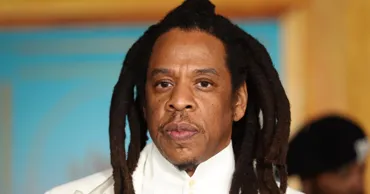 Jay-Z подал в суд на женщину, обвинившую его в изнасиловании