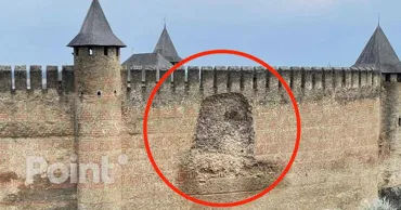 O parte din zidul Cetății Hotin, care a aparținut lui Ștefan cel Mare, s-a prăbușit