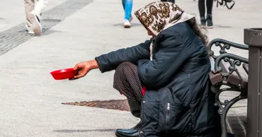 В Кишинёве попрошайка ввела в гипноз женщину и обчистила её квартиру