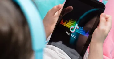ЕС готовит удар по TikTok, Meta и X из-за затягивающего детей дизайна