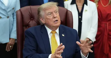 Трамп законодательно запретил "родильный туризм" в США