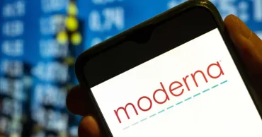 Акции Moderna взлетели на фоне испытания вакцины от меланомы