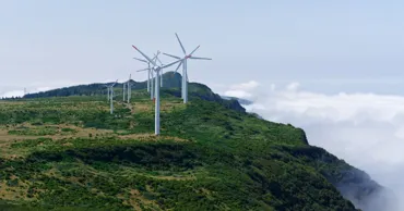 ЕИБ одобрил финансирование чистой энергетики Европы