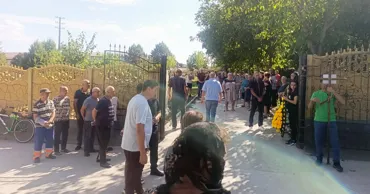 Мужчину, убившего жену в Магдачештах, похоронили: без священника и у ворот кладбища