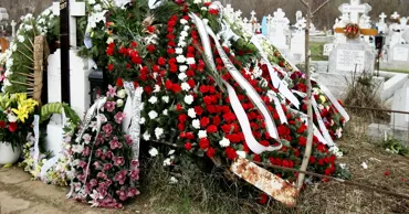 В Молдове планируют запретить пластиковые ритуальные венки и одноразовую посуду