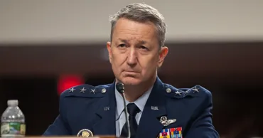 Советник Трампа: Войскам США нужно готовиться к боевым действиям вблизи Луны