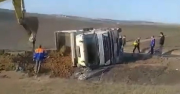 В Комрате перевернулся грузовой автомобиль.