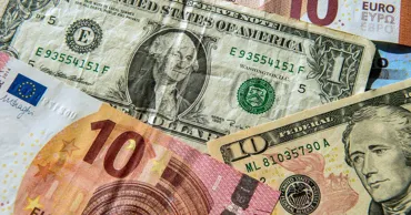 Curs valutar 23 iunie 2026: Cât valorează un euro și un dolar