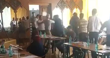 В Комрате на заседании мунсовета подрались советники. Фото: nokta.md.