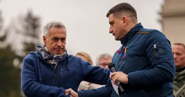 Румынские СМИ: Если падет правительство Боложана, AUR предложит в премьеры Джорджеску