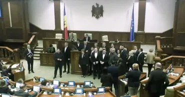 Фон Хебель назначен в комиссию Vetting: оппозиция с криками "Позор" блокирует трибуну