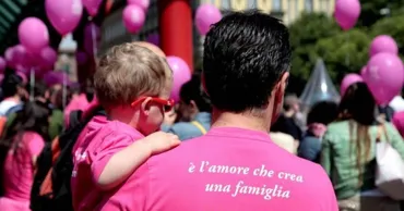 В Италии впервые признали трех родителей у ребенка