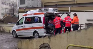 В Яссах воспитательница пыталась покончить с собой на глазах у детей.