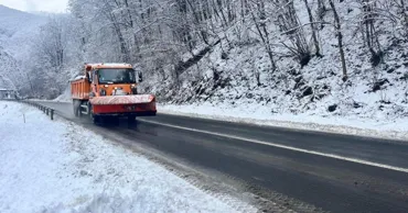 Transfăgărășanul, sub un strat gros de zăpadă. Autoritățile avertizează șoferii