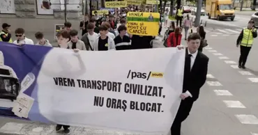 PAS Youth a desfășurat un marș la Chișinău pe tema transportului public