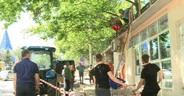 Владелец здания в центре Кишинева возмущен решением о его сносе.