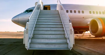 Первая страна в мире запретила министрам командировки на фоне нефтяного кризиса