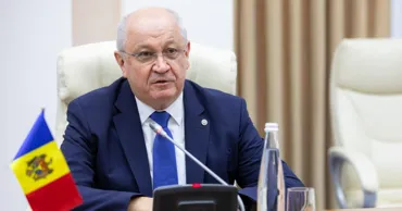 Премьер заявил о нехватке специалистов в правительстве: Я пришёл не ради зарплаты