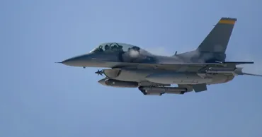 Dronă doborâtă de un F-16 în România. Populația, avertizată să se adăpostească