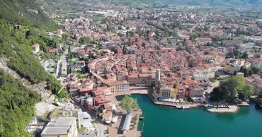 Живописный регион Италии предлагает до 100 000 евро за переезд и покупку жилья