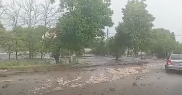 Ploaia a făcut ravagii în toată Moldova: Străzi inundate și trafic parțial blocat