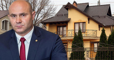 Глава МВД живет в двухэтажном доме, подаренном родителями.