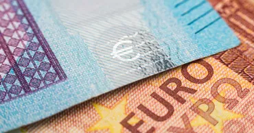 Curs valutar 15 iunie 2026: Cât valorează un euro și un dolar