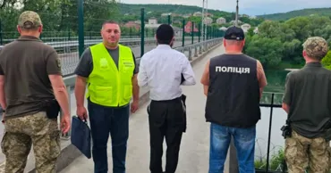 Гражданина Молдовы выдворили из Украины за нарушение миграционных правил
