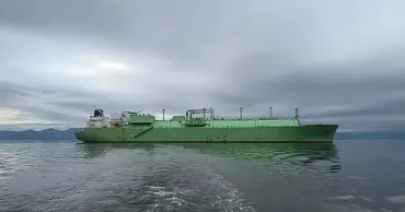Италия и Мальта следят за газовозом, дрейфующим в Средиземном море после взрыва