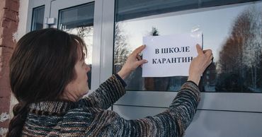 Все учебные заведения в стране останутся закрытыми до 15 мая.