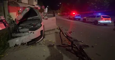 Un șofer beat, aflat la volanul unui Lixiang, a intrat în scara unui bloc locativ din Chișinău