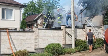 Incendiu în satul Țipala: Flăcările au distrus garajul unei case particulare