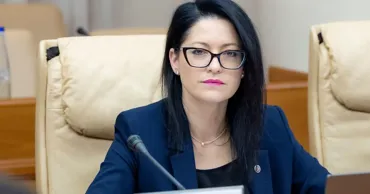 Число бюджетников, получающих премии, существенно сократится