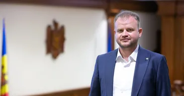 ЦИК предложила Конституционному суду утвердить мандат Романа Рошки
