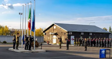 Молдавские карабинеры награждены медалью НАТО за участие в миссии KFOR в Косово