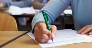 Выпускников предупреждают о мошенниках, продающих "тесты" для выпускных экзаменов