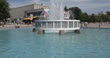 Бельцкий фонтан подключают к системе водоснабжения.
