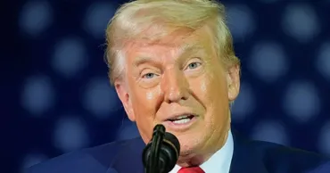 Трамп снова назвал Крым островом посреди океана