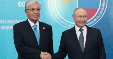 Токаев предложил Путину "заморозить" войну в Украине, в Кремле отвергли идею