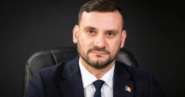 Маргаринт: Призываю власти экономить на себе, а не на зарплатах учителей