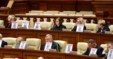 Deputații BCS au organizat Regimentul Nemuritor în plenul Parlamentului