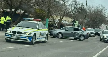 Автомобиль Skoda попал в ДТП в Яловенах: машина принадлежит мэрии