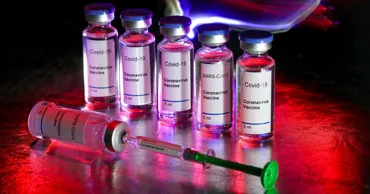 Суд в Афинах присудил €300 тыс. за смерть после вакцинации COVID-19