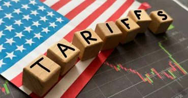 США ввели новые пошлины в отношении 60 стран, включая Россию