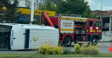 В Кишинёве перевернулась машина скорой помощи