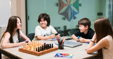 Tekwill Academy Kids extinde oferta educațională cu două programe noi Ⓟ